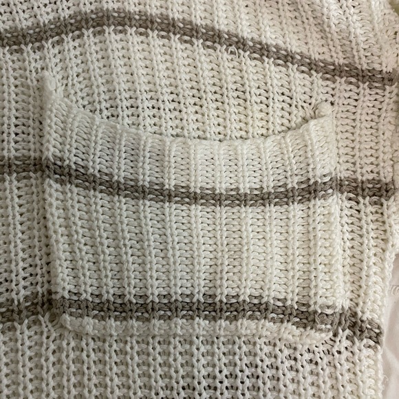 American eagle white/taupe striped sweater - Picture 2 of 4
